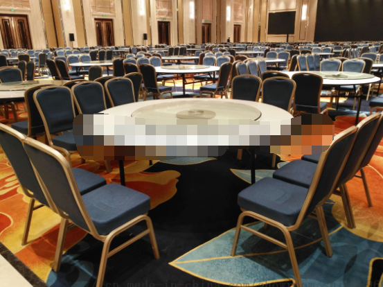 哈尔滨回收酒店饭店餐桌火锅桌、各种尺寸电动圆桌、组合岛柜、冰淇淋展示柜